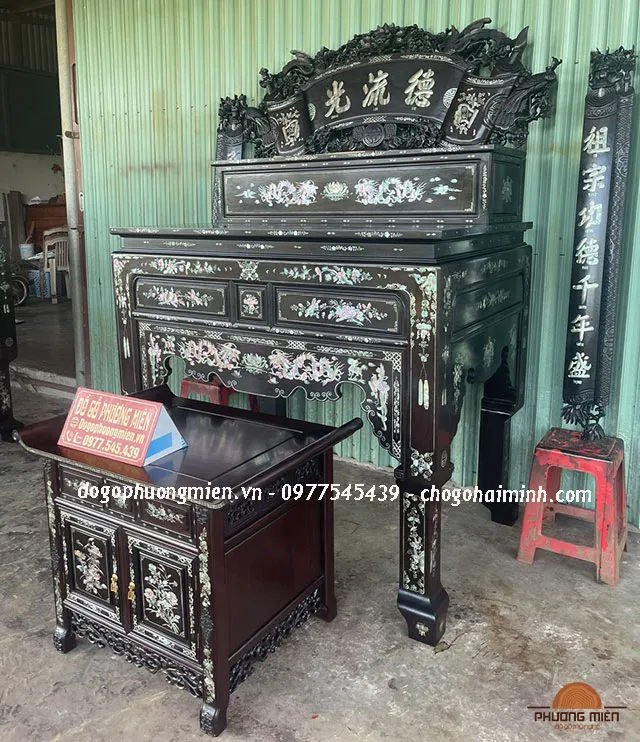 Mẫu cuốn thư câu đối cẩn ốc sà cừ đẹp sáng bóng.