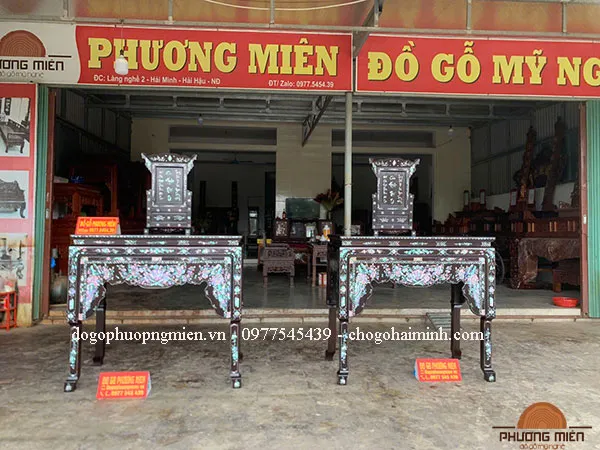 Bàn thờ gỗ gụ cẩn ốc sà cừ sáng bóng đẹp chuẩn phong thuỷ.