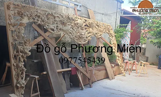 Mẫu cửa võng chạm khắc tứ linh đẹp tinh sảo.