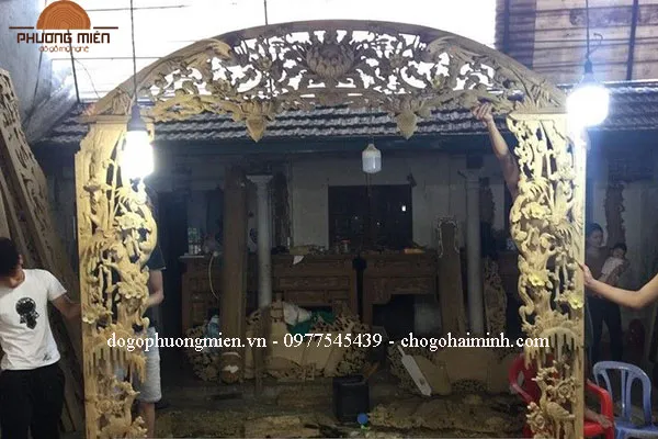 Mẫu cửa võng vòm mai điểu đục tay sắc nét.