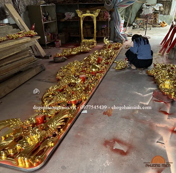 Thiếp vàng mẫu cửa võng thờ đẹp sáng bóng.
