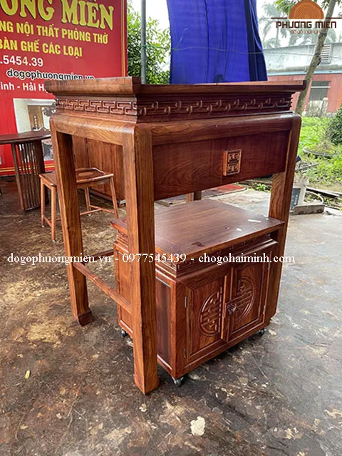 Bàn thờ gỗ hương đơn giản