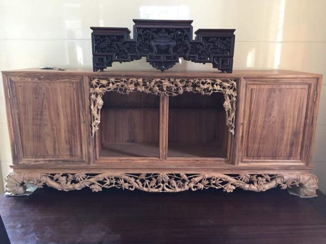 Tủ-chè-nho-sóc-gỗ-gụ ta-Quảng-Bình.jpg