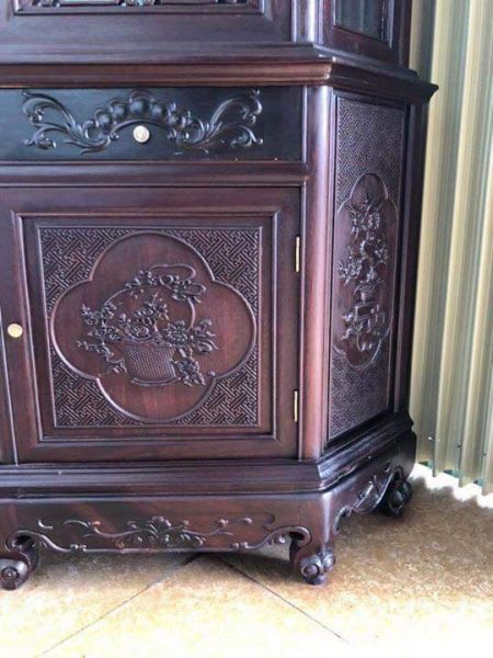 tủ bày đồ được vuốt vecly