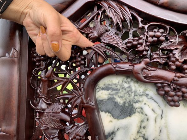 Tựa ghế trường kỷ trúc gỗ gụ