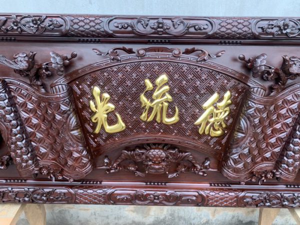 Cuốn thư câu đối gỗ gụ đẹp chuẩn.