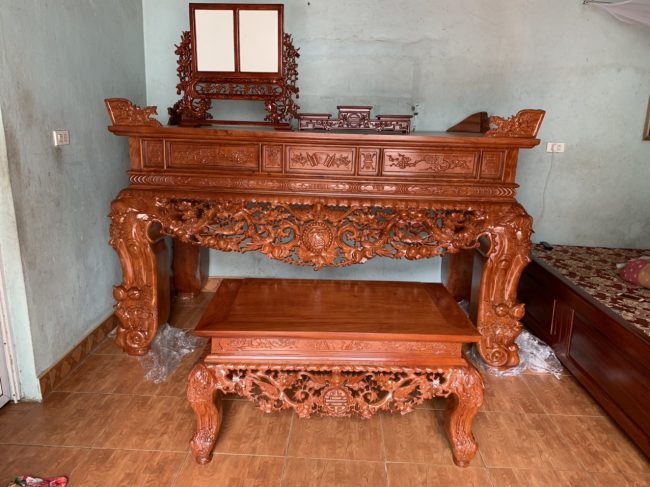 Bộ sập thờ gỗ hương đá đẹp tại Bắc Ninh.