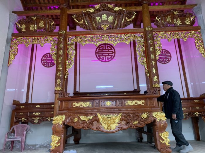 sập thờ tam cấp gỗ gụ thiếp điểm vàng đài loan