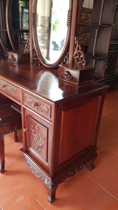 bàn-trang-điểm-gỗ-gụ-cao-cấp-đẹp.jpg
