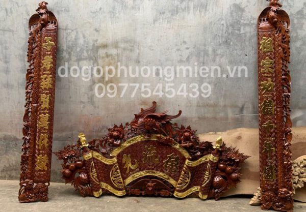 Cuốn thư câu đối gỗ mít thiếp điểm vàng Đài Loan.