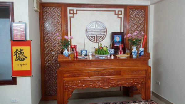 Bàn thờ án gian gỗ tại Thanh Hóa