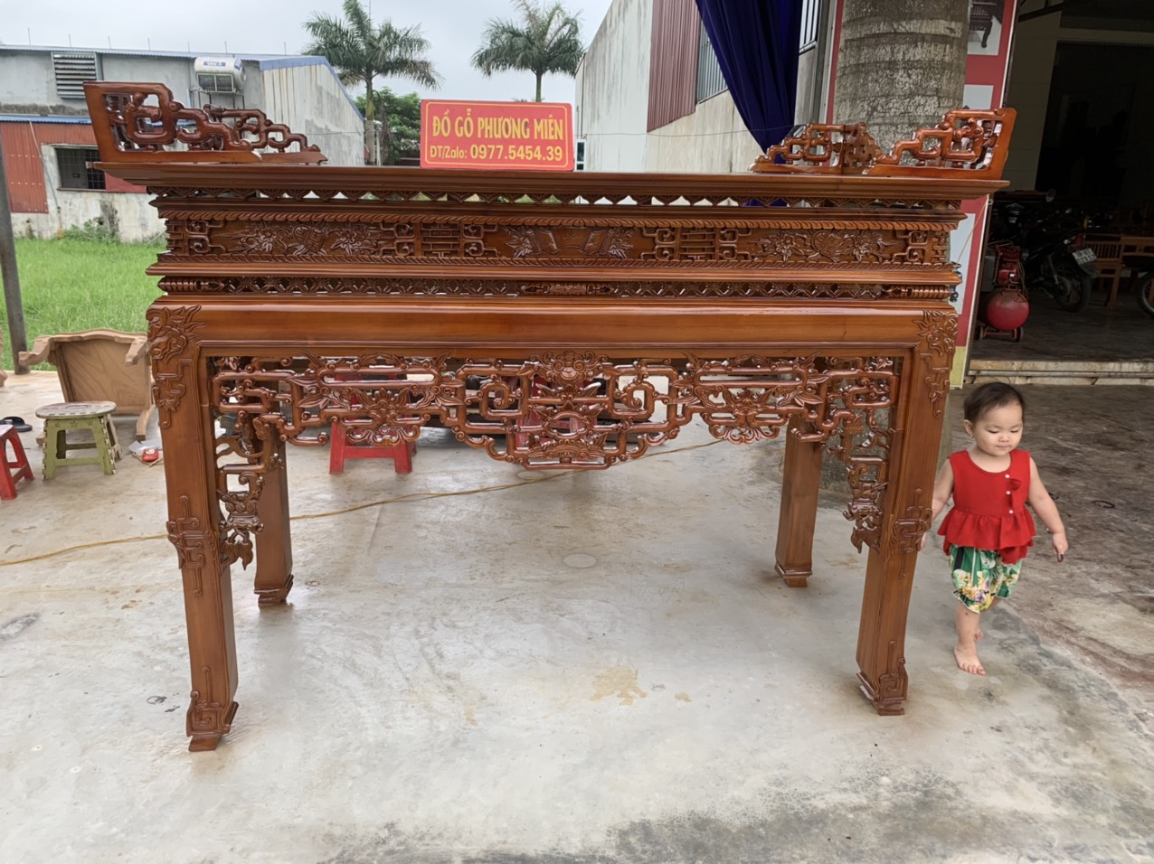 Bàn thờ gia tiên truyện gỗ mít đẹp