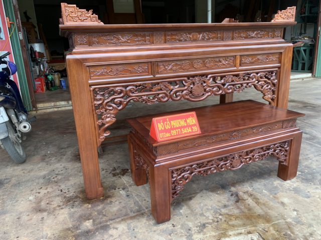 Bàn thờ truyện gỗ gụ tự nhiên đẹp