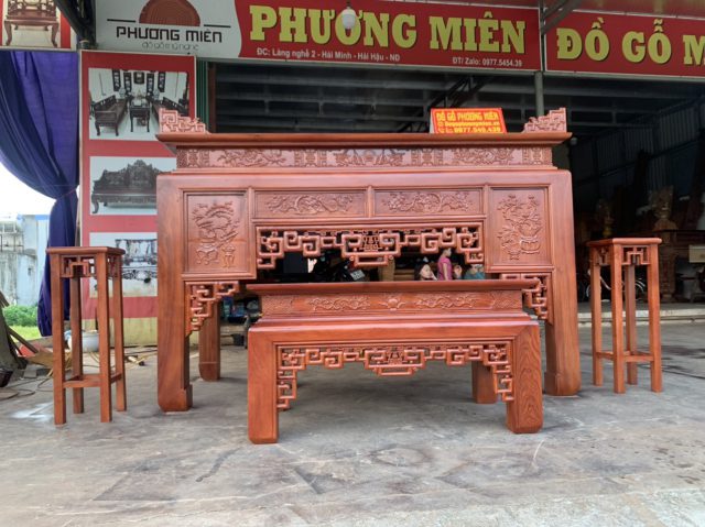 Mẫu bàn thờ truyện gỗ hương đá.