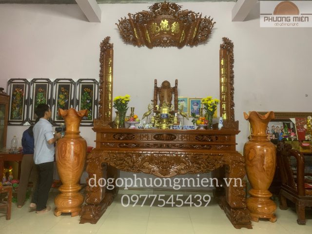 Bàn thờ gỗ gụ đẹp tại Nghệ An