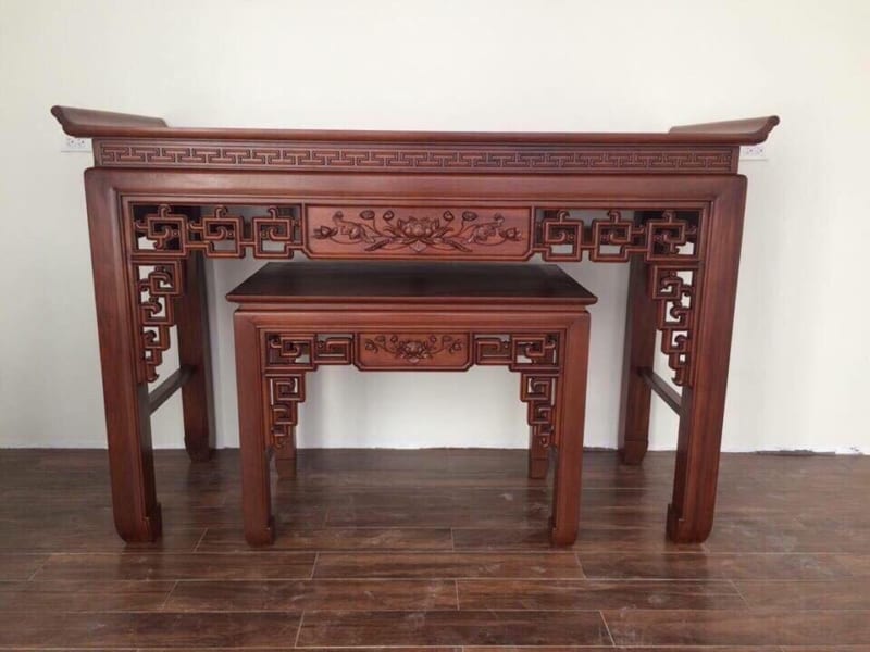 Bàn thờ truyện nền sen gỗ gụ