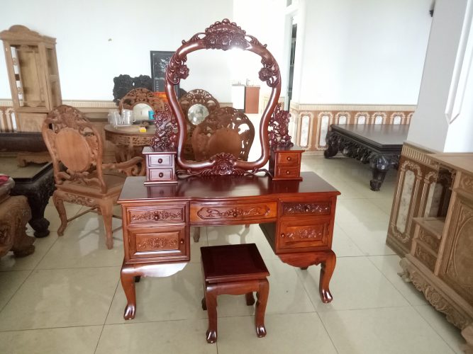 bàn trang điểm gỗ gụ đẹp