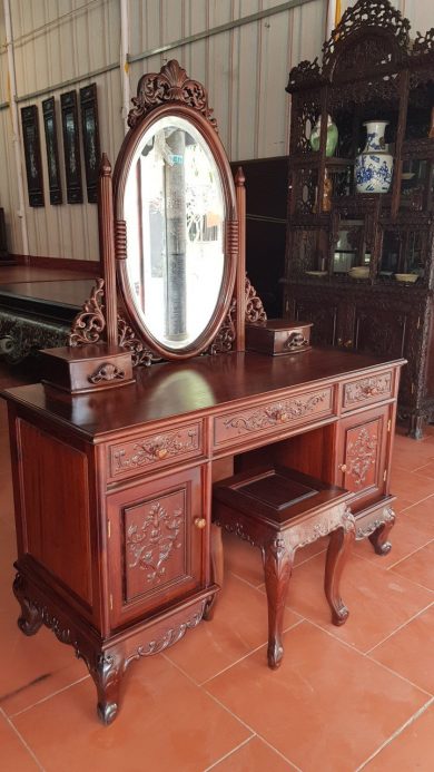 bàn trang điểm gỗ gụ đẹp