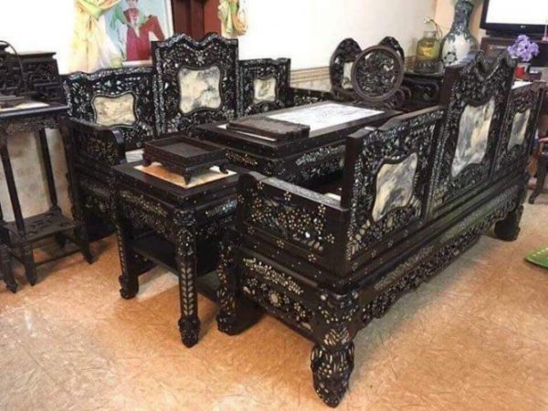 bàn ghế gỗ kiểu cổ tại miền tây