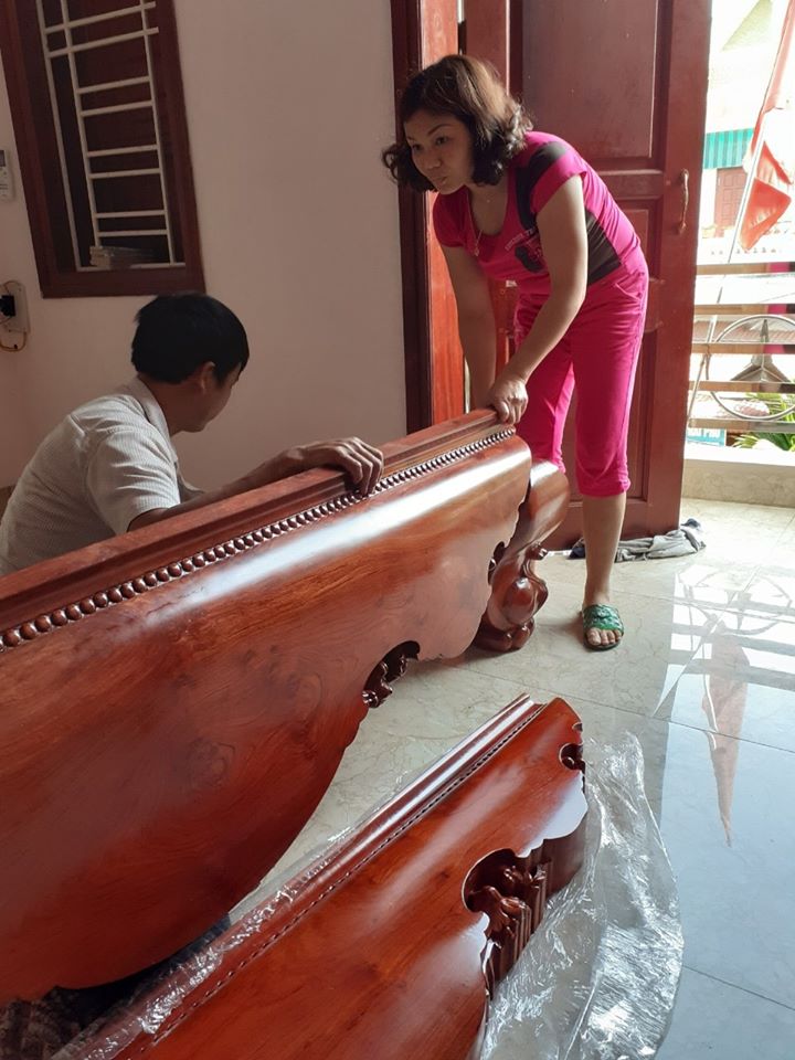 sập trơn gỗ hương tại kim bôi hòa bình