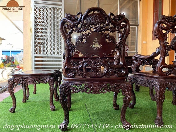 Mặt sau bàn ghế khánh rồng gỗ gụ