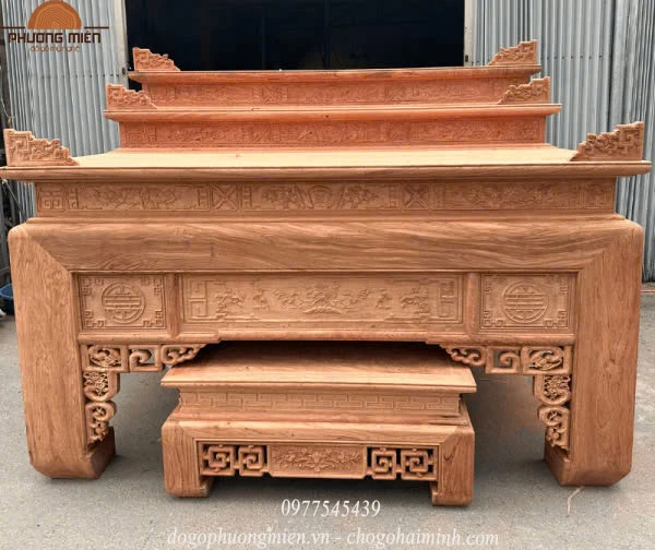 Bàn thờ tam cấp truyện ô xa gỗ hương đá.