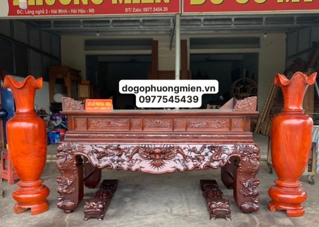 Bàn thờ gỗ tự nhiên ccao cấp đẹp thi công tại Phương Miên.